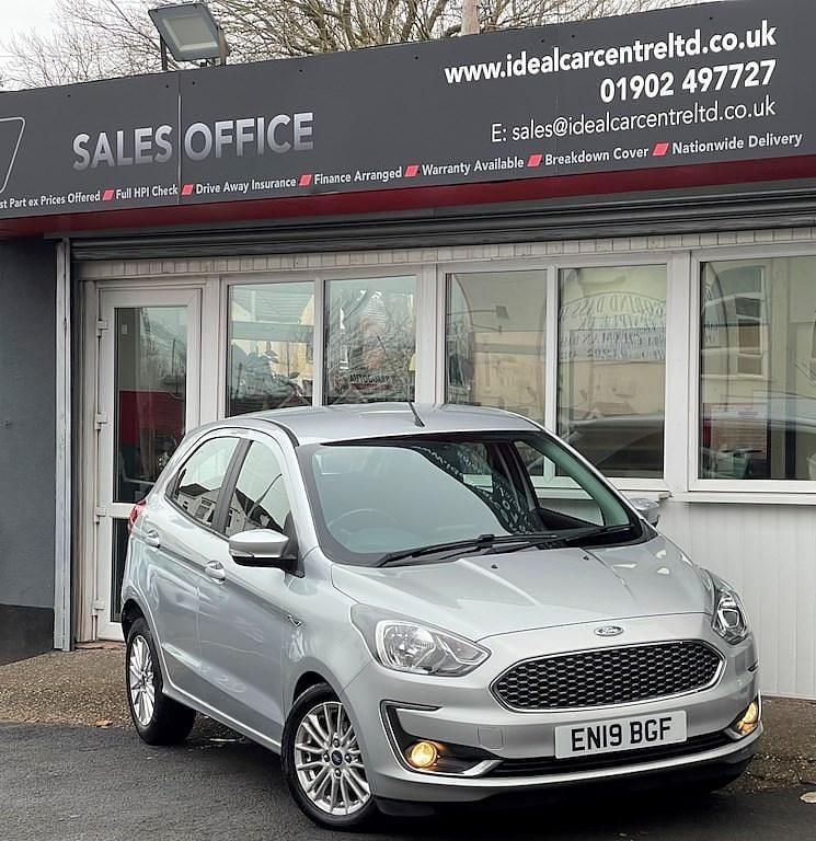 Usado Ford Ka Plus Zetec 85 HP (62 kW) 2019 Prateado Citadino