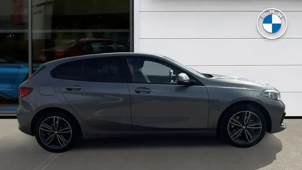 Used BMW 118 Sport Line 134 HP (98 kW) 2023 Grey Hatchback
