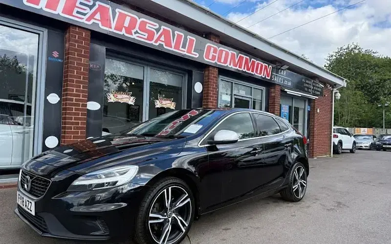 Używany Volvo V40 R-Design Pro 122 KM (89 kW) 2018 Czarny Hatchback