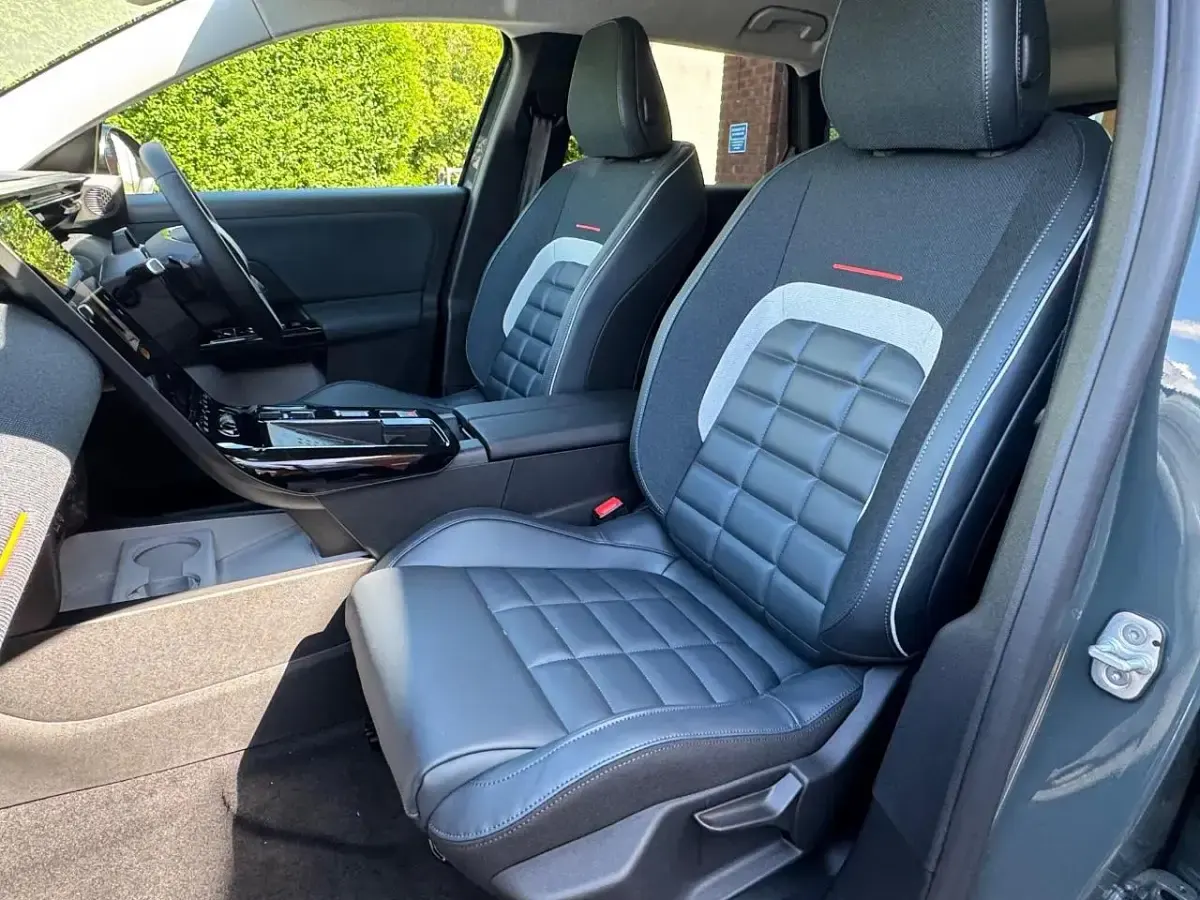New Citroën C5 Aircross Comfort 152 kW (207 HP) 2026 Green SUV