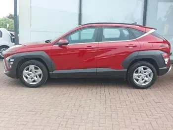 Used Hyundai Kona Advanced 100 HP (73 kW) 2025 Red SUV