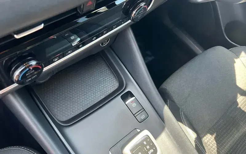 Used Nissan Qashqai N-Connecta 158 HP (116 kW) 2023 Silver SUV