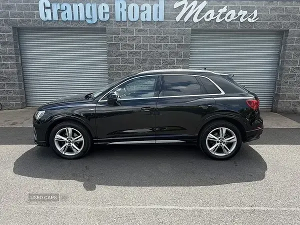 Begagnad Audi Q3 S-Line 150 HK (110 kW) 2021 Svart SUV