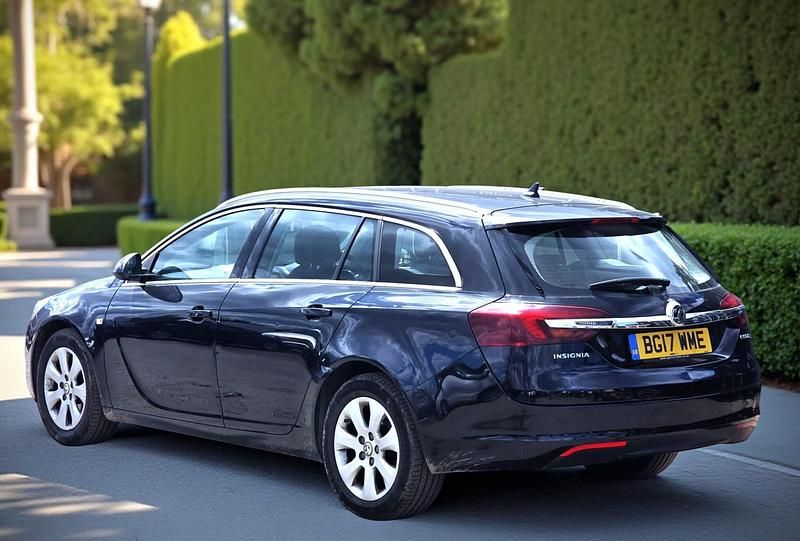 Used Vauxhall Insignia 136 HP (100 kW) 2017 Black Estate