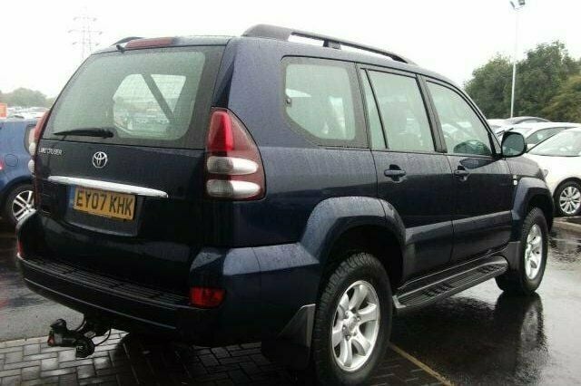 Used Toyota Land Cruiser 173 HP (127 kW) 2007 SUV
