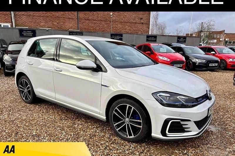 White Used 2018 VW Golf VII GTE Hatchback | £11,995 (Fair price) - Image 1/1