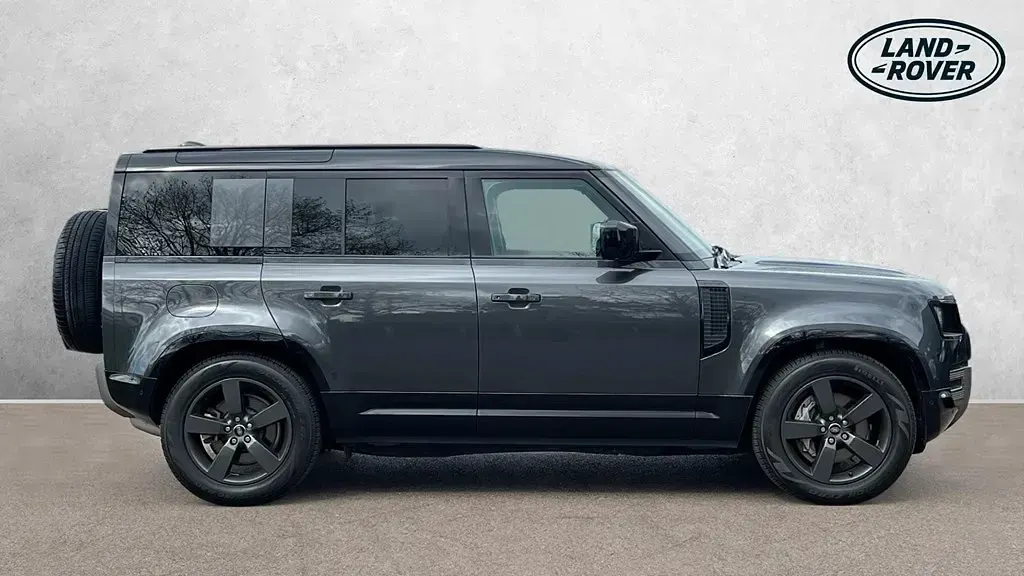 Used Land Rover Defender HSE Dynamic 344 HP (253 kW) 2024 Grey SUV