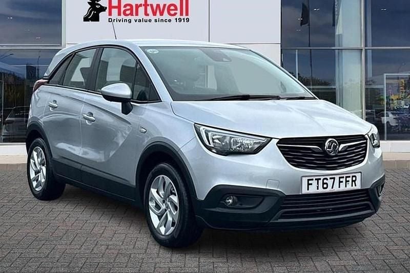 Metallic sovereign silver Used 2018 Vauxhall Crossland X SUV | £7,949 (Good price) - Image 1/1