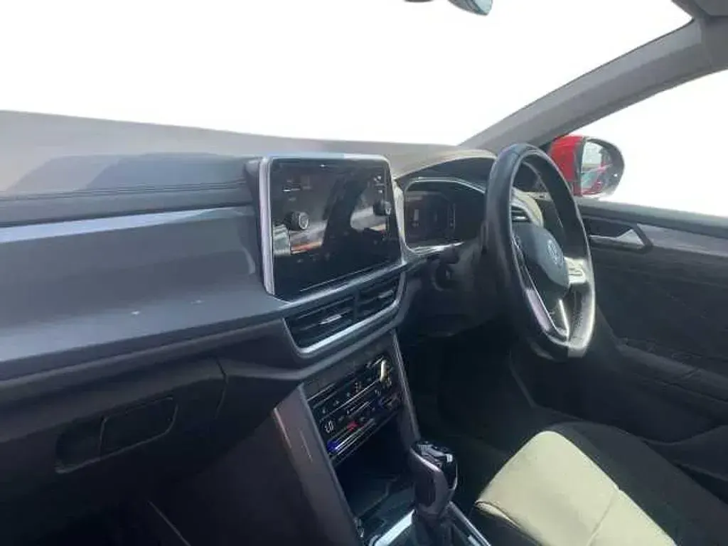 Used VW T-Roc Style 150 HP (110 kW) 2022 Red SUV