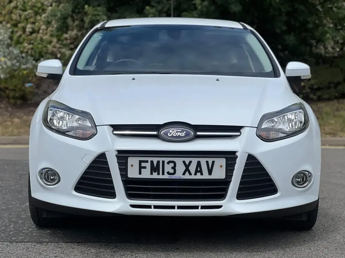 Used Ford Focus Zetec 2013 White Hatchback