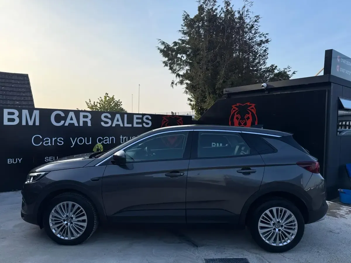 Used Vauxhall Grandland X S 130 HP (95 kW) 2019 Grey SUV