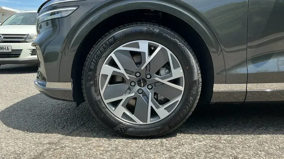 New Genesis GV70 360 kW (490 HP) 2026 Makalu grey SUV