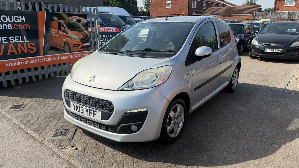 Used Peugeot 107 Allure 68 HP (50 kW) 2013 Silver Hatchback