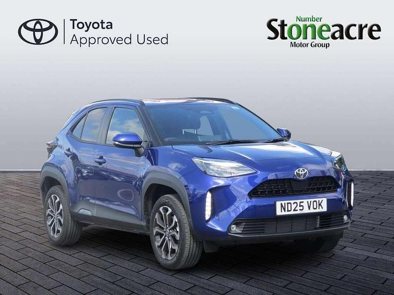 Blue New 2025 Toyota Yaris Cross Design SUV | £24,000 (Fair price) - Image 1/2