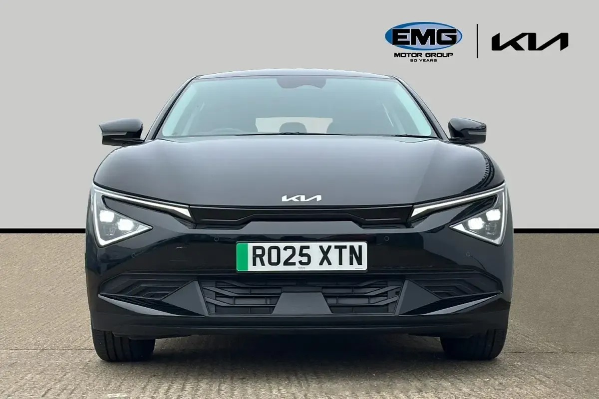 Usado Kia EV6 125 kW (170 HP) 2025 Preto SUV
