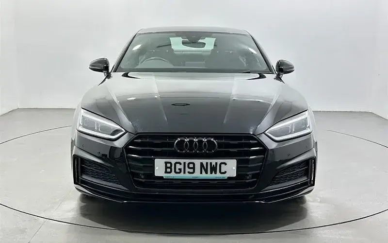 Używany Audi A5 S-Line 150 KM (110 kW) 2019 Czarny Coupe