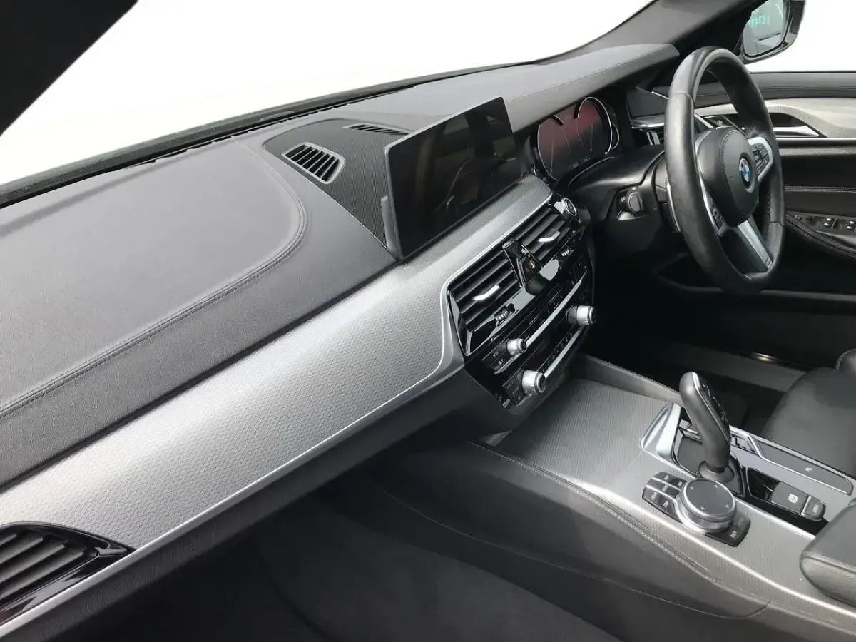 Used BMW 520 M Sport 187 HP (137 kW) 2019 White Sedan