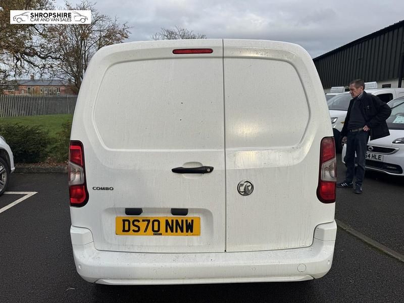 Used Vauxhall Combo Sportive 100 HP (73 kW) 2020 White Van