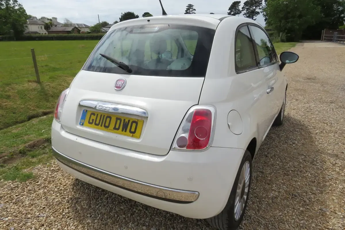 Used Fiat 500 Lounge 69 HP (50 kW) 2010 White Hatchback