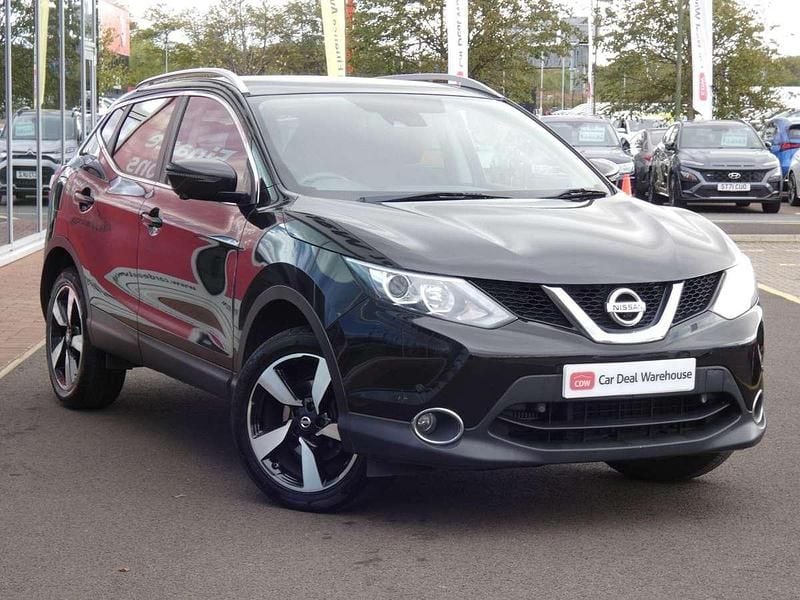 Black Used 2017 Nissan Qashqai N-Connecta SUV | £8,499 (Good price) - Image 1/4