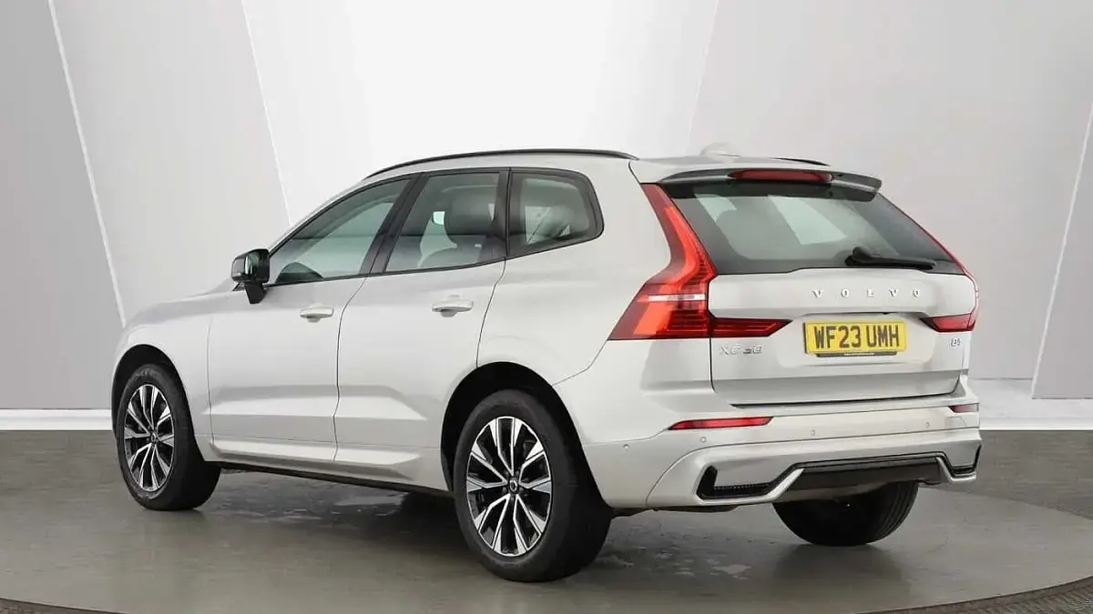 Used Volvo XC60 Plus 194 HP (142 kW) 2023 Silver SUV