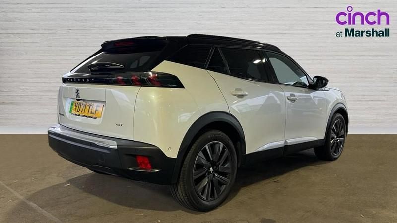 Used Peugeot e-2008 Premium 100 kW (136 HP) 2021 White SUV