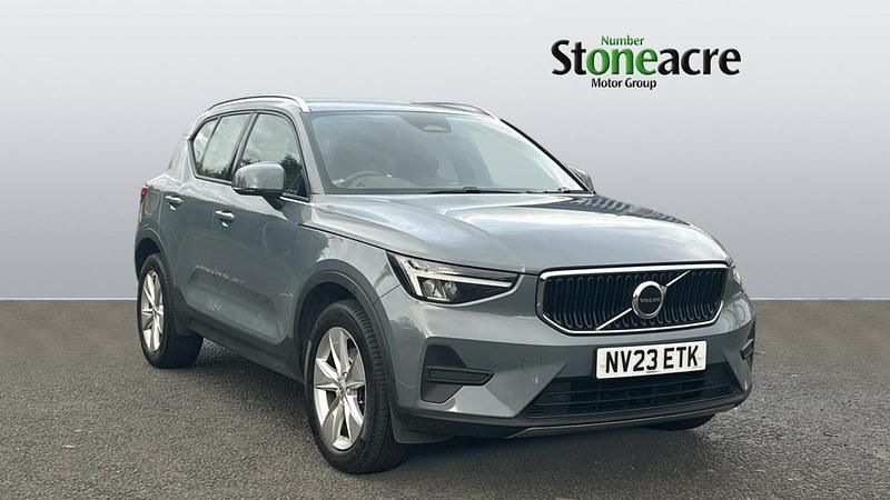 Grey Used 2023 Volvo XC40 Core SUV | £24,250 (Fair price) - Image 1/4