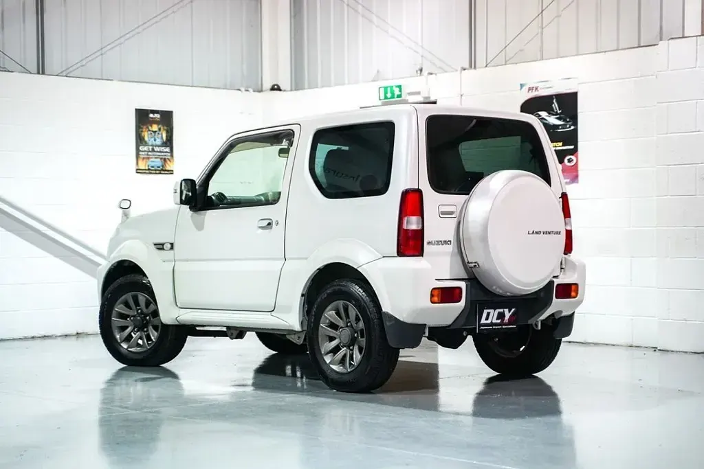 Begagnad Suzuki Jimny Adventure 85 HK (62 kW) 2014 SUV
