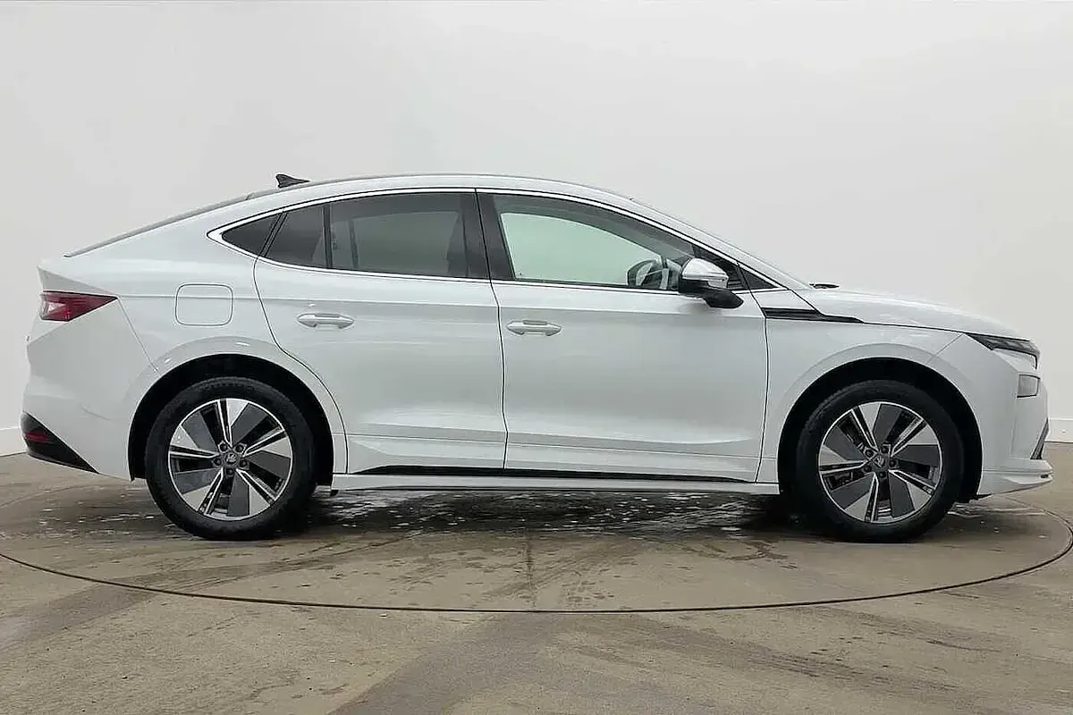 Used Skoda Enyaq iV 210 kW (286 HP) 2025 White SUV