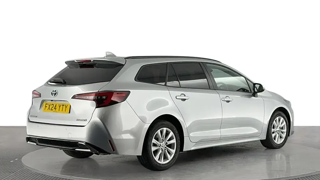 Used Toyota Corolla 140 HP (102 kW) 2024 Silver Estate