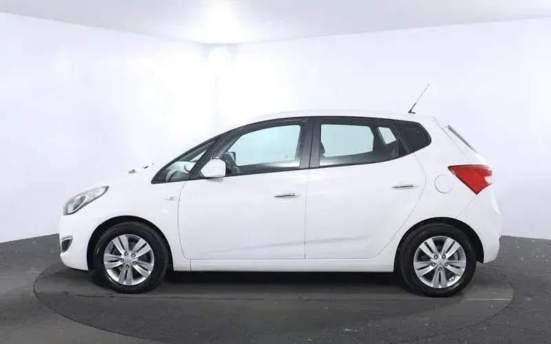 Used Hyundai ix20 Active 125 HP (91 kW) 2015 White Hatchback