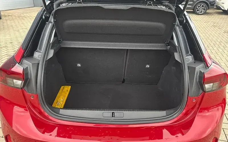 Used Vauxhall Corsa Edition 101 HP (74 kW) 2021 Red Hatchback