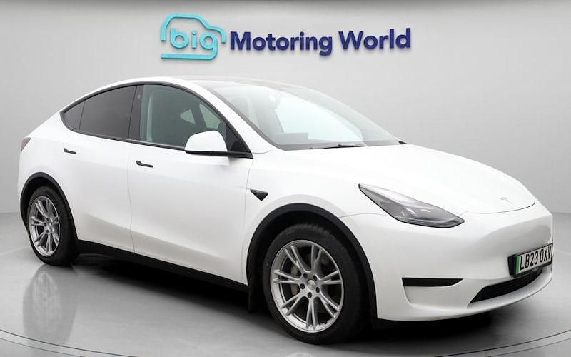 Used 2024 Tesla Model Y RWD SUV | £22,800 (Good price) - Image 1/4