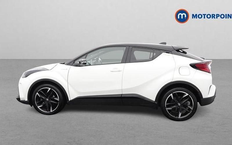 Used Toyota C-HR Sport 184 HP (135 kW) 2022 White/black SUV