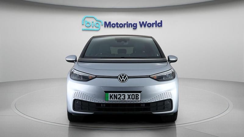 Usado VW ID.3 Pro Performance 150 kW (204 HP) 2023 Prateado Citadino