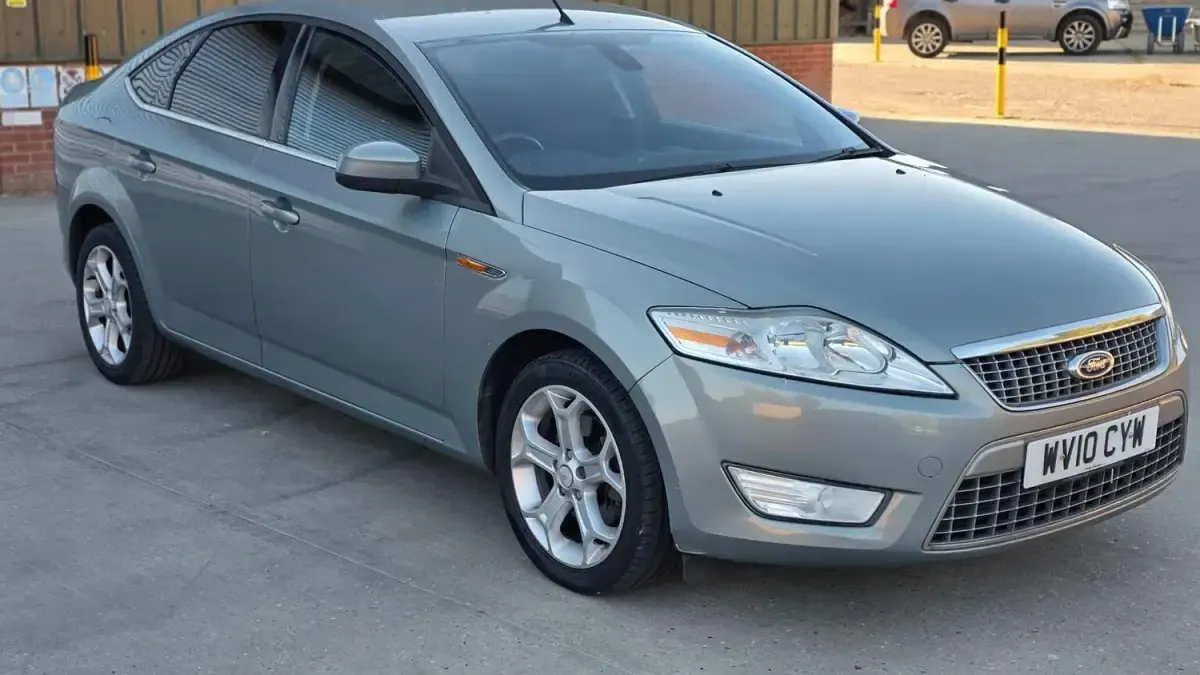 Usado Ford Mondeo Titanium 2010 Cinzento Citadino