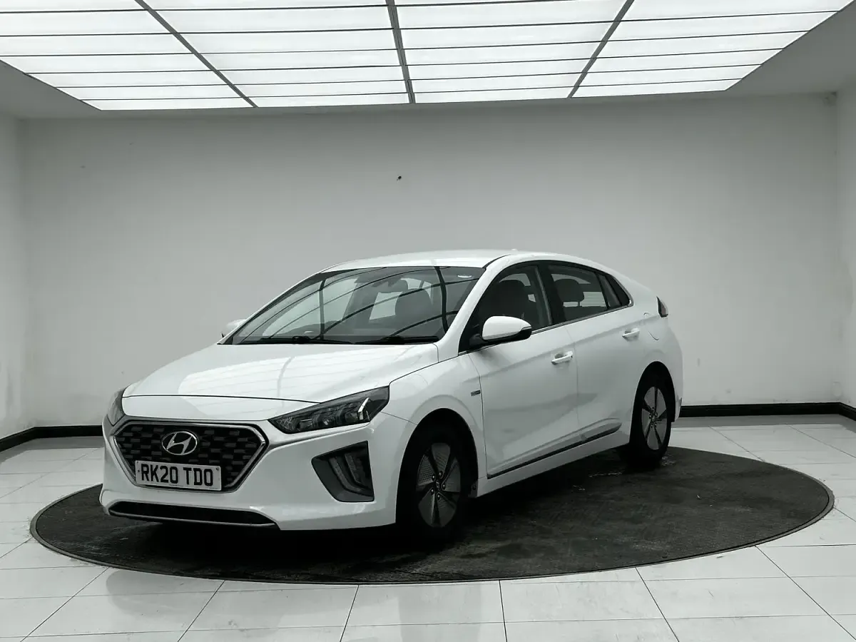 Used Hyundai Ioniq Premium 141 HP (103 kW) 2020 White Hatchback