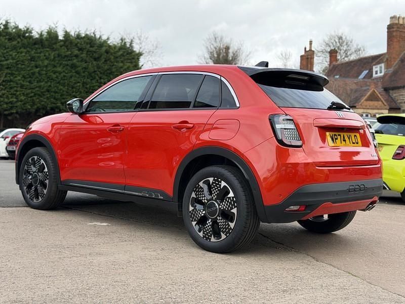 Used Fiat 600 La Prima 136 HP (100 kW) 2024 Orange Hatchback