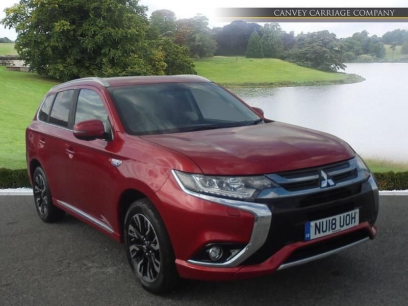 Begagnad Mitsubishi Outlander P-HEV 2018 Röd Kombi