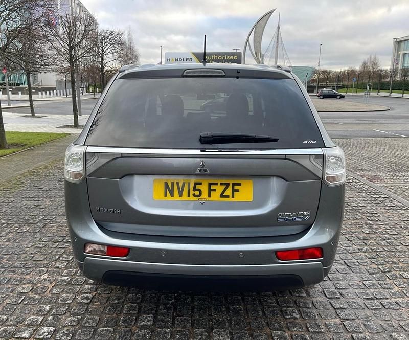 Used Mitsubishi Outlander P-HEV 2015 Grey Estate
