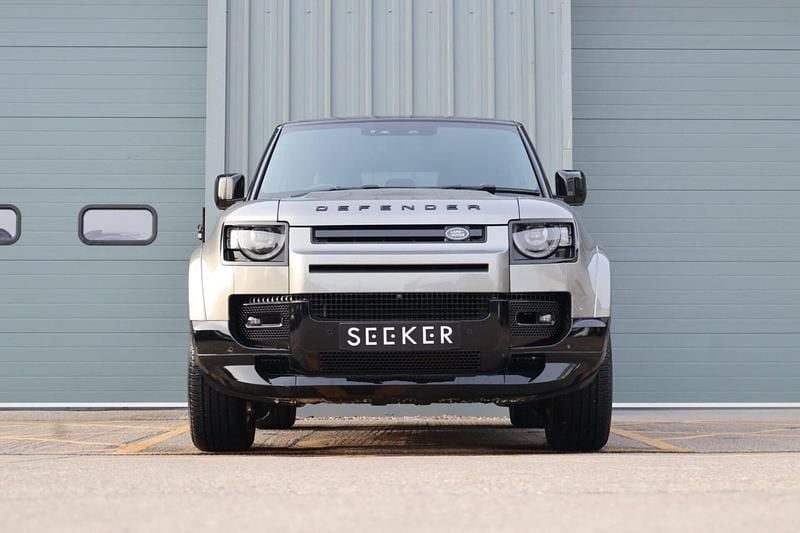 Used Land Rover Defender SE Dynamic 350 HP (257 kW) 2021 Silver SUV