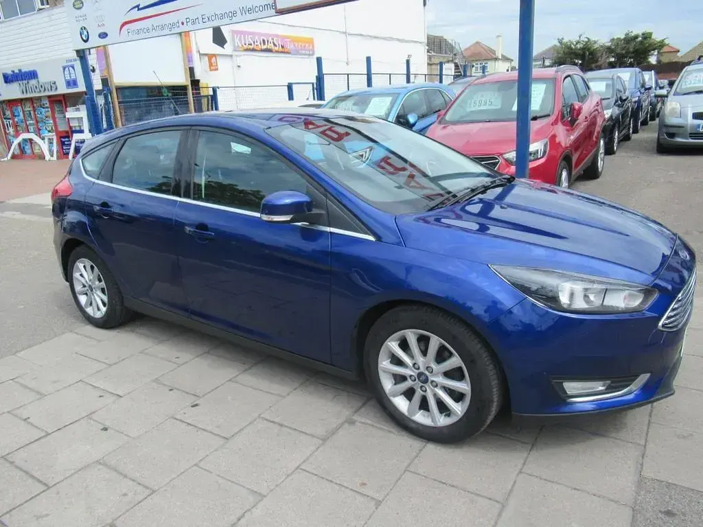 Used Ford Focus Titanium 2017 Blue Hatchback
