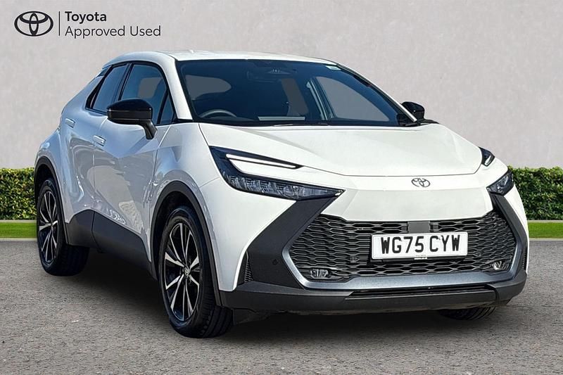 New Toyota C-HR Design 140 HP (102 kW) 2025 Pure white SUV