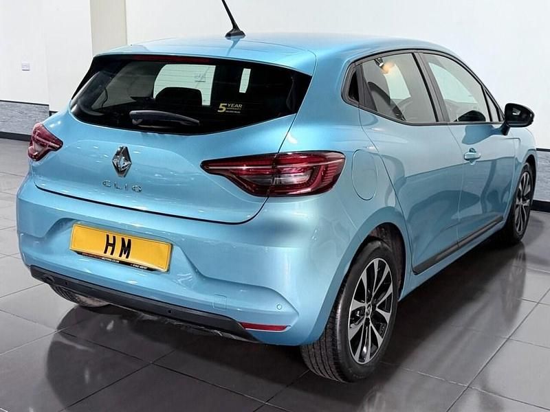 Used Renault Clio V Iconic 90 HP (66 kW) 2021 Blue Hatchback