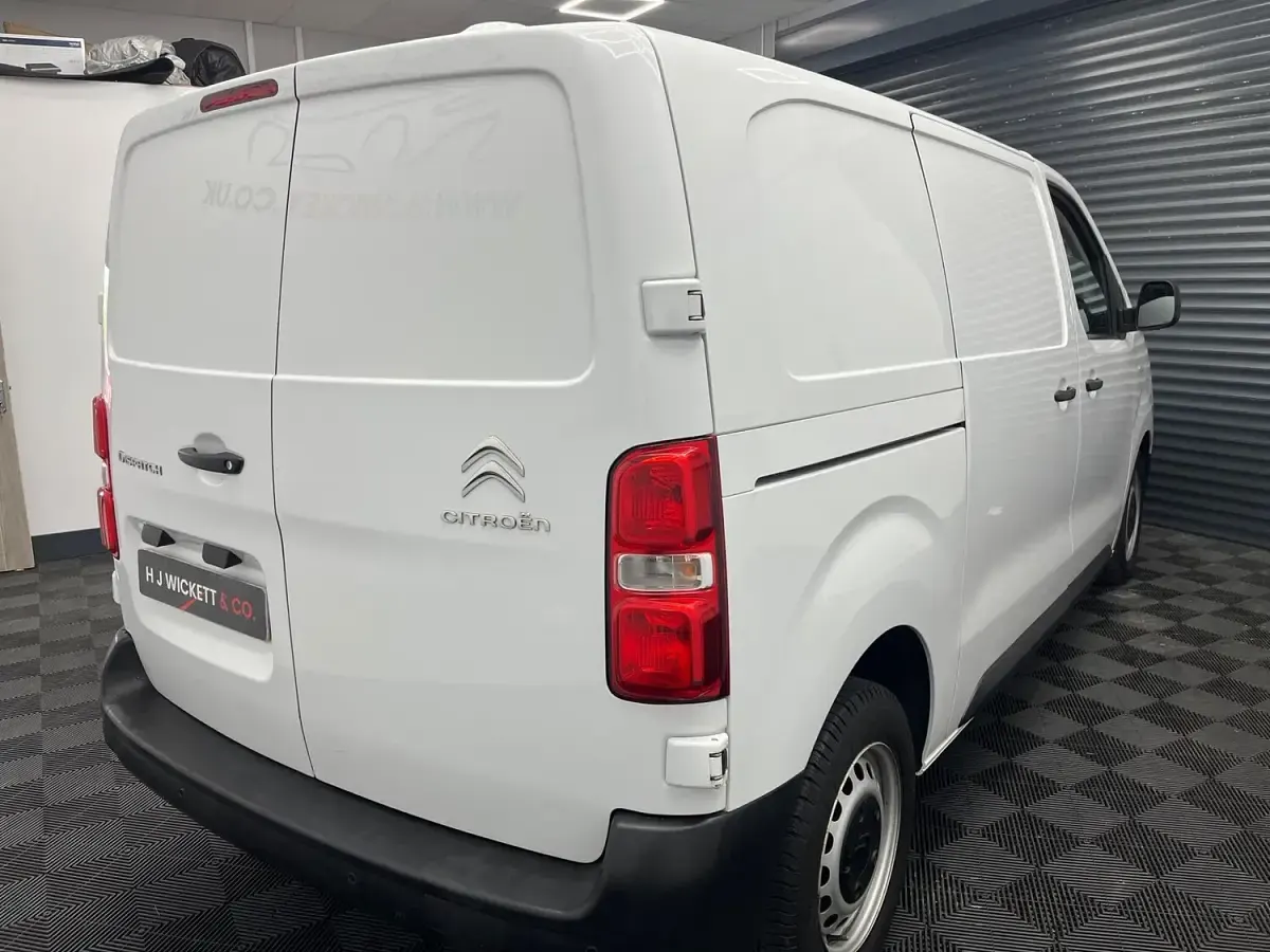 Used Citroën Dispatch 2023 White MPV