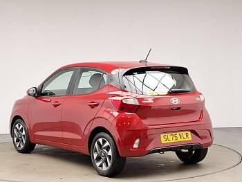 New Hyundai i10 Advanced 63 HP (46 kW) 2025 Red Hatchback