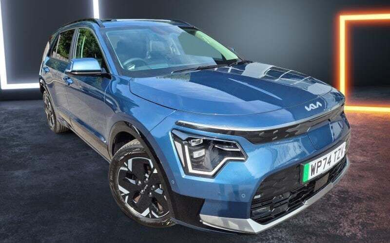 Blue Used 2025 Kia e-Niro 4 SUV | £29,990 - Image 1/4