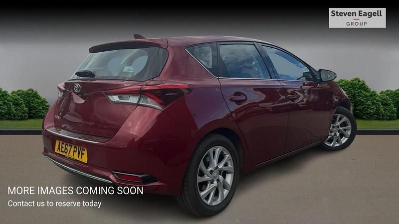 Used Toyota Auris Business Edition 2017 Red Hatchback
