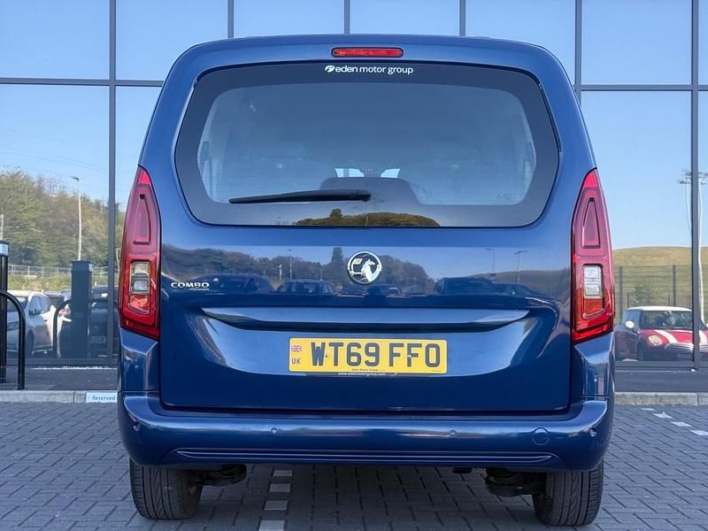Used Vauxhall Combo 110 HP (80 kW) 2020 Blue MPV