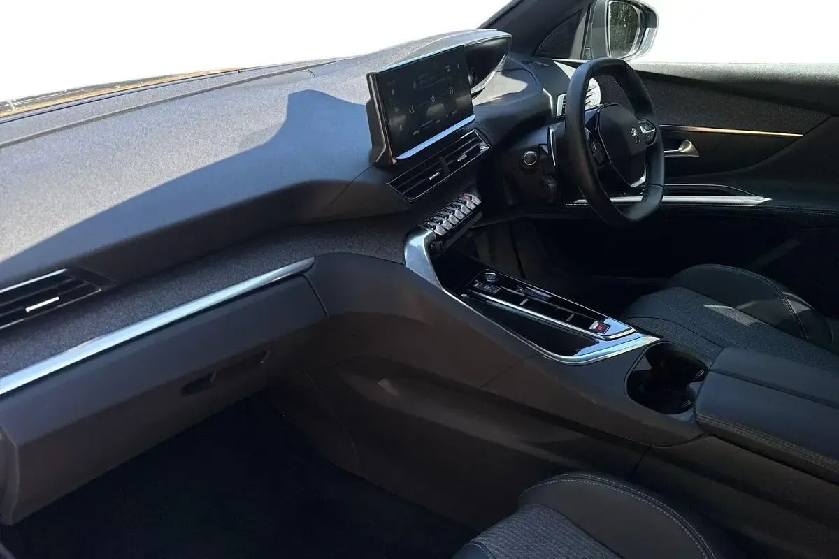 Used Peugeot 5008 Allure+ 131 HP (96 kW) 2023 Blue SUV